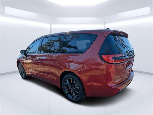 2026 Chrysler Pacifica L