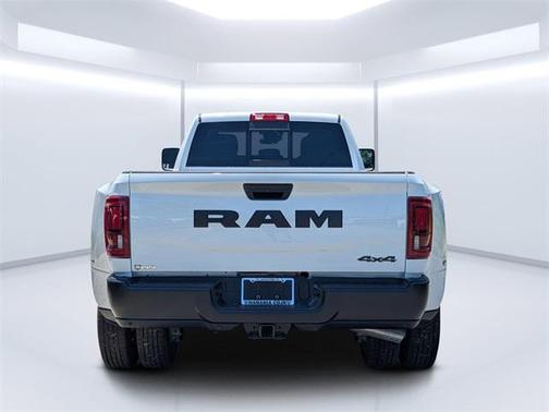 2025 RAM 3500 Tradesman Crew Cab 4x4 8' Box