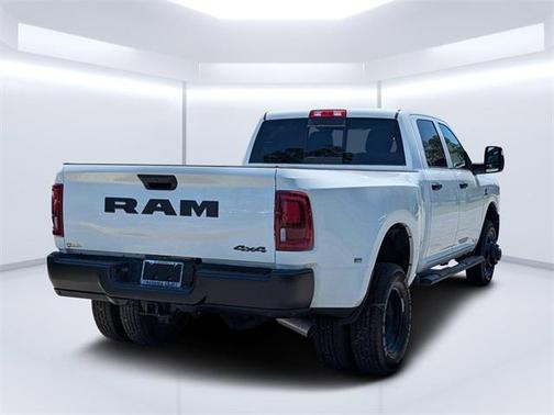 2025 RAM 3500 Tradesman Crew Cab 4x4 8' Box