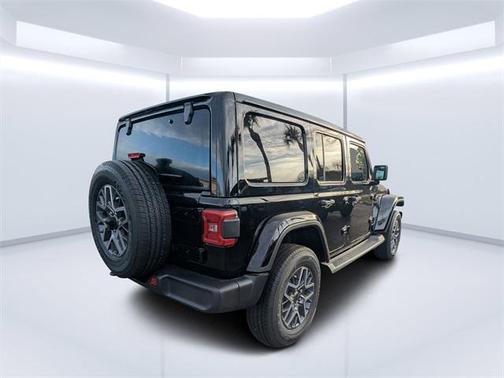2026 Jeep Wrangler 4-Door Sahara 4x4