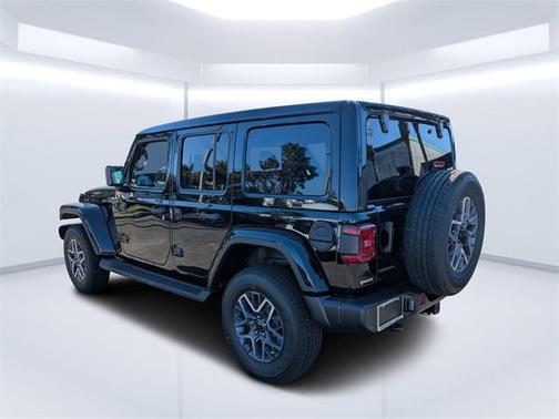 2026 Jeep Wrangler 4-Door Sahara 4x4