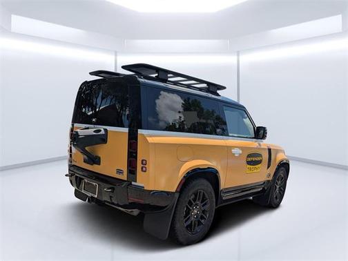 2023 Land Rover Defender 90 X-Dynamic SE