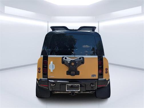 2023 Land Rover Defender 90 X-Dynamic SE