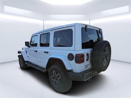 2026 Jeep Wrangler 4-Door Sahara 4x4