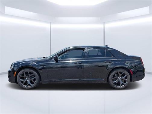 2021 Chrysler 300 Touring