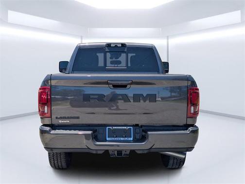 2025 RAM 2500 Laramie Crew Cab 4x2 6'4' Box