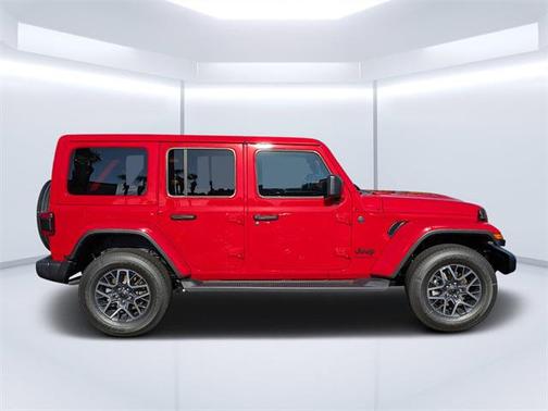 2025 Jeep Wrangler 4-Door Sahara 4x4
