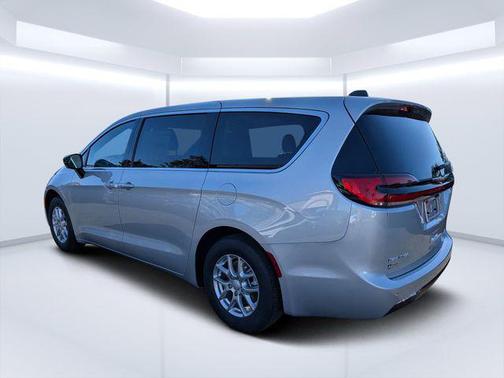 Silver Mist Clearcoat 2026 Chrysler Pacifica L