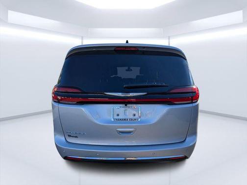 Silver Mist Clearcoat 2026 Chrysler Pacifica L