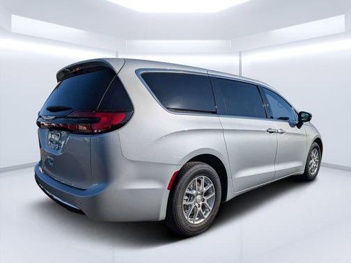 Silver Mist Clearcoat 2026 Chrysler Pacifica L