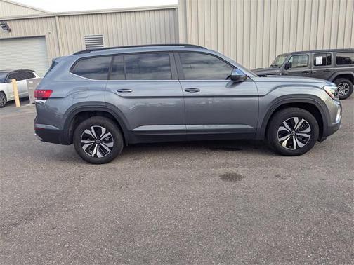 2024 Volkswagen Atlas 2.0T SE