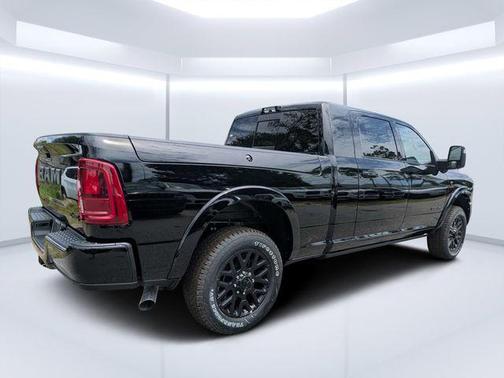 Diamond Black Crystal Pearlcoat 2026 RAM 2500 Limited Mega Cab 4x4 6'4' Box