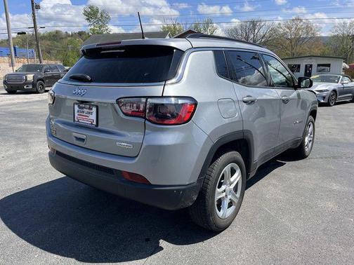 Baltic Gray Metallic Clearcoat 2024 Jeep Compass Latitude