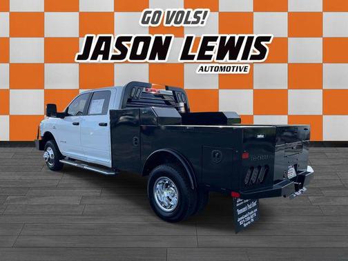 Bright White Clearcoat 2024 RAM 3500 Big Horn Crew Cab 4x4 8' Box