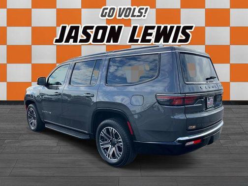 Baltic Gray Metallic Clearcoat 2024 Jeep Wagoneer Series II 4x4