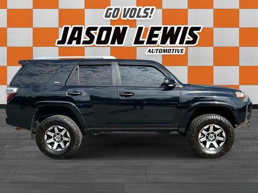 Midnight Black Metallic 2017 Toyota 4Runner SR5