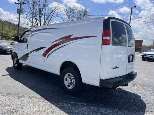 Summit White 2018 Chevrolet Express 2500 Work Van