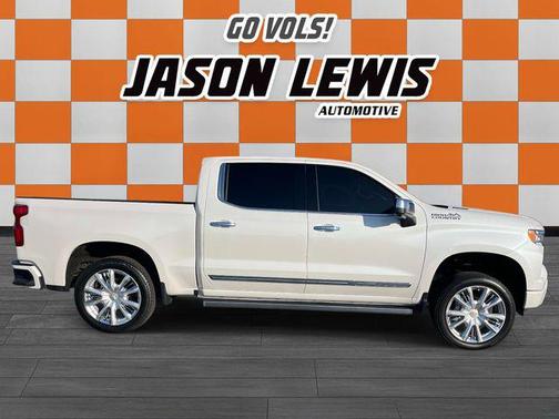 Crystal White Tricoat 2025 Chevrolet Silverado 1500 High Country