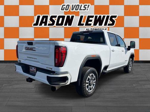 Summit White 2022 GMC Sierra 2500 AT4