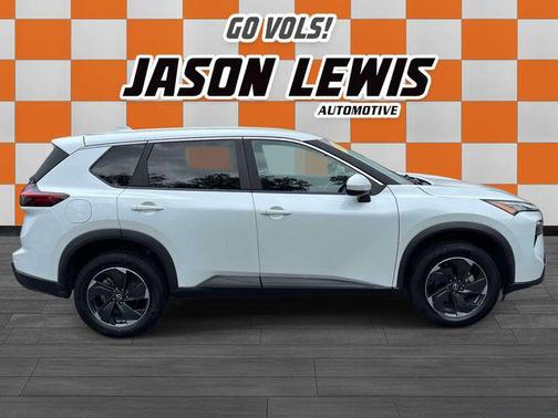 White Pearl 2024 Nissan Rogue SV