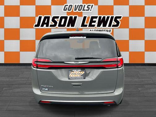 2025 Chrysler Pacifica L