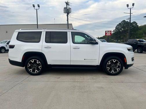 Bright White Clearcoat 2024 Jeep Wagoneer Series III 4x4