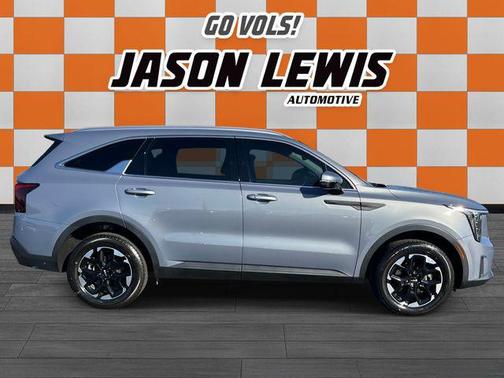 Everlasting Silver 2024 Kia Sorento S