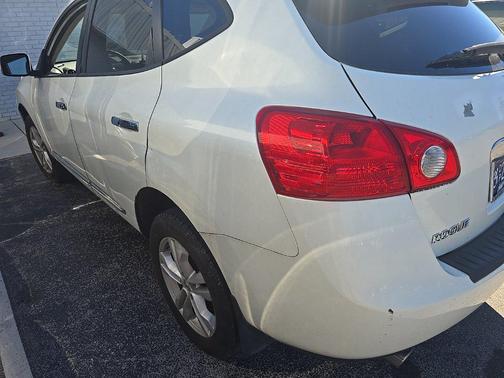 Pearl White 2013 Nissan Rogue SV