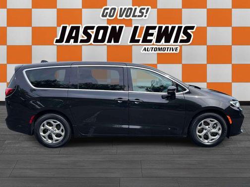 Brilliant Black 2024 Chrysler Pacifica Limited