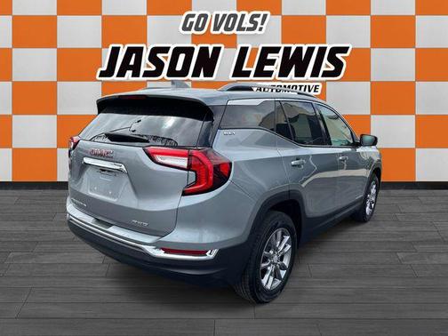 Sterling Metallic 2024 GMC Terrain SLT