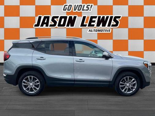 Sterling Metallic 2024 GMC Terrain SLT