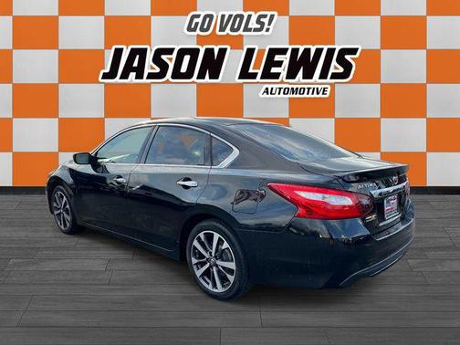 Super Black 2017 Nissan Altima 2.5 SR