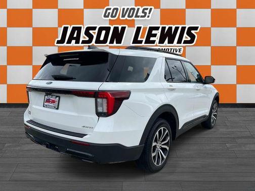 Star White Metallic Tri-Coat 2025 Ford Explorer ST-Line