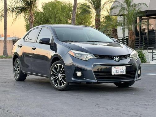 Grey 2014 Toyota Corolla S Premium