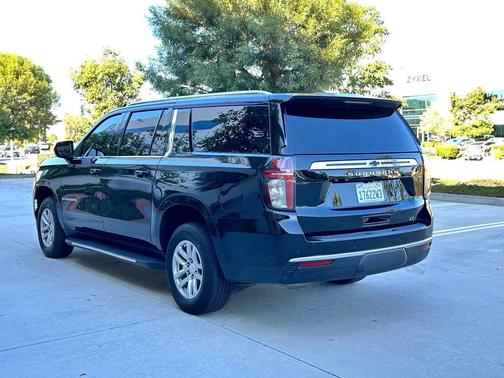 2022 Chevrolet Suburban LT