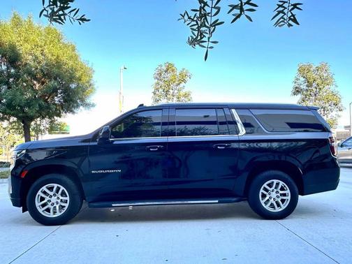 2022 Chevrolet Suburban LT