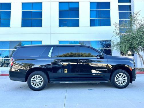 2022 Chevrolet Suburban LT