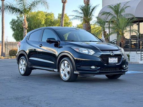 Crystal Black Pearl 2016 Honda HR-V EX