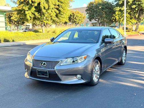 2013 Lexus ES 300h Base