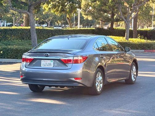 2013 Lexus ES 300h Base
