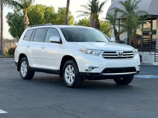 Blizzard Pearl 2013 Toyota Highlander SE