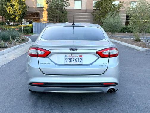 2016 Ford Fusion Hybrid SE