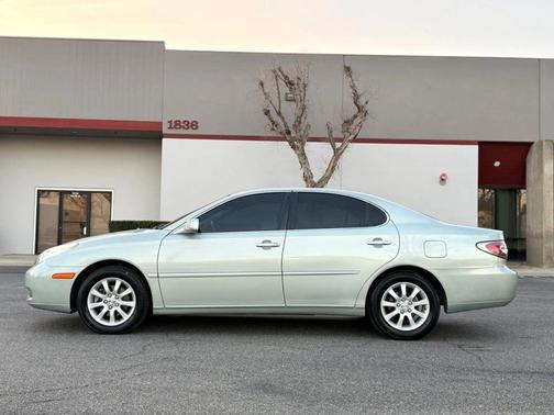 2004 Lexus ES 330 Base