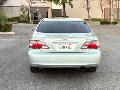 2004 Lexus ES 330 Base