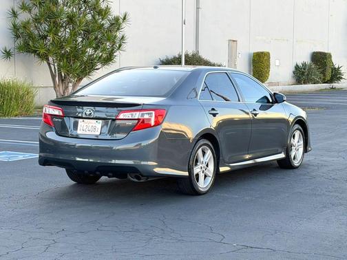 Magnetic Gray Metallic 2012 Toyota Camry SE