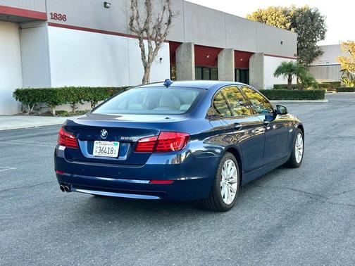 2012 BMW 528 528i Sedan 4D