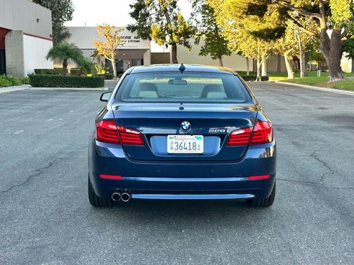 2012 BMW 528 528i Sedan 4D