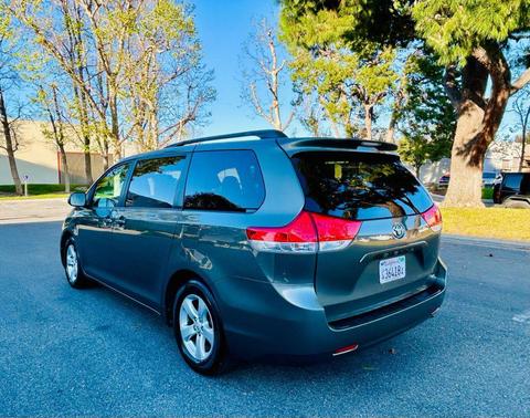 2011 Toyota Sienna LE
