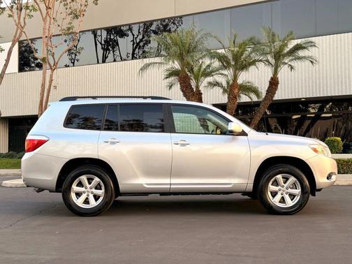 2010 Toyota Highlander SE
