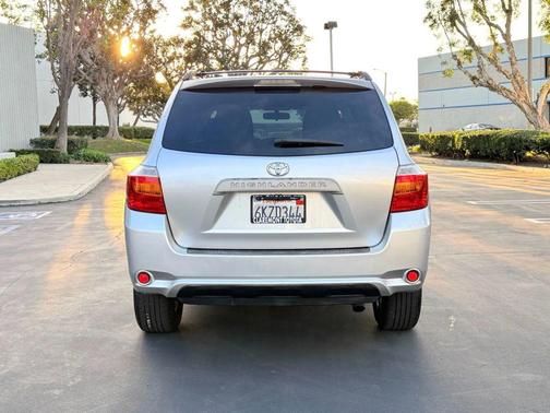 2010 Toyota Highlander SE